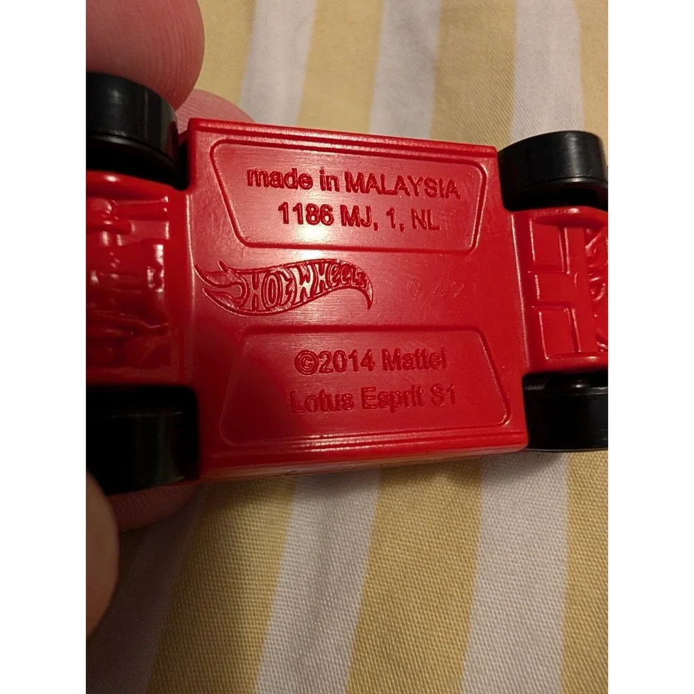 2014 HOT WHEELS LOTUS ESPRIT S1 RED 1:64 DIECAST 2 3/4